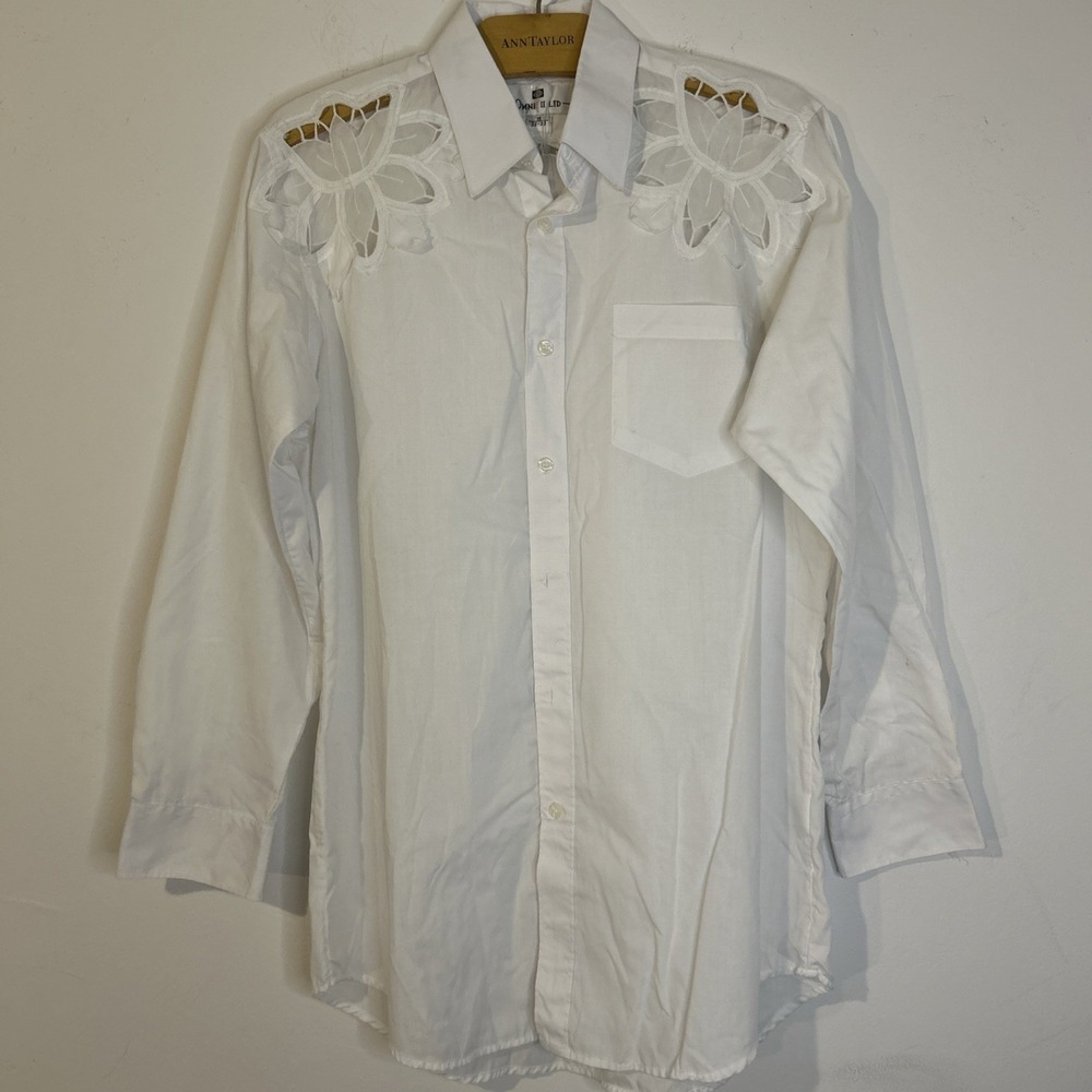 Vintage Omni Ltd. White Button-Down Shirt with Cutout Floral Detail - Size 15